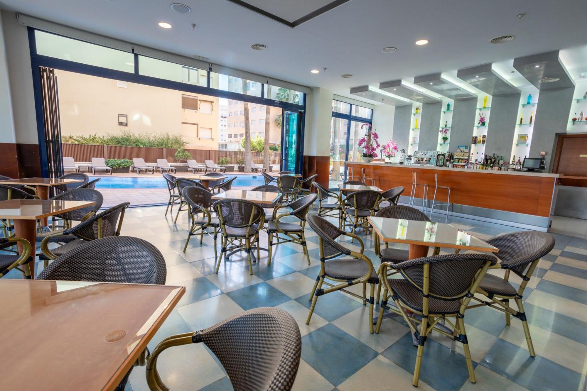 Hotel Cibeles Playa Gandia Bagian luar foto